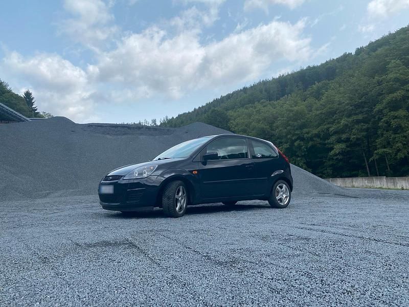 Gebraucht Ford Fiesta 61 PS (44 kW) 2006 Blau Kleinwagen