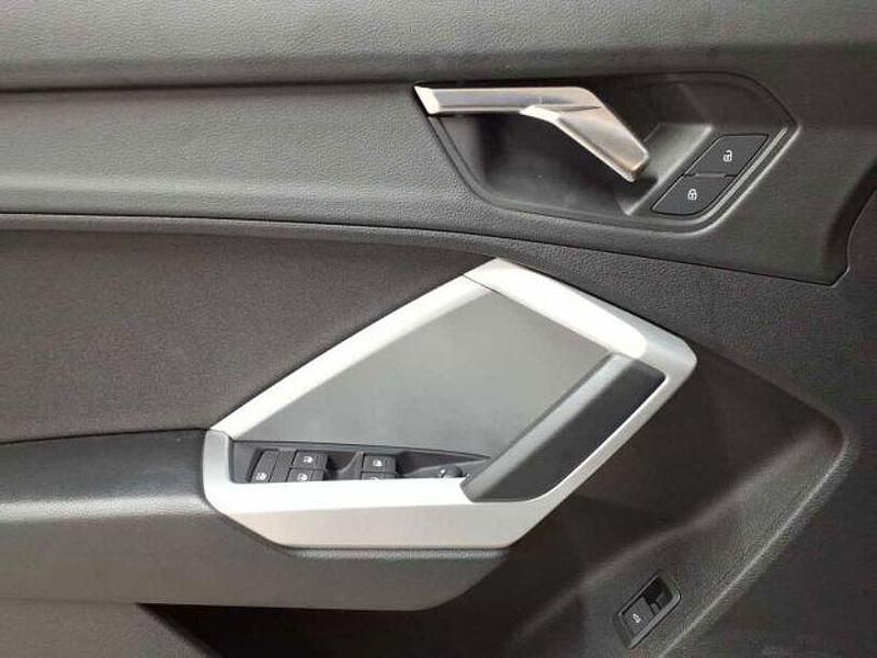 Gebraucht Audi Q3 S-Line 200 PS (147 kW) 2022 Gletscherweiß metallic SUV