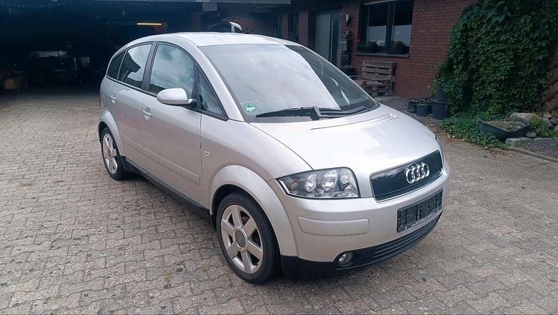 Silber Gebraucht 2000 Audi A2 Comfort Kleinwagen | 3.990 € (Etwas zu teuer) - Bild 1/4