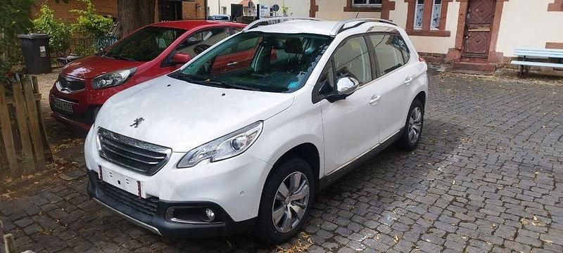 Weiß Gebraucht 2016 Peugeot 2008 Active SUV | 8.500 € (Fairer Preis) - Bild 1/4