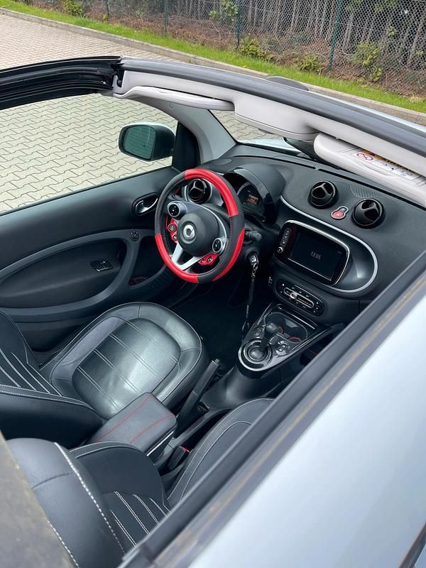 Gebraucht Smart ForTwo Cabrio 71 PS (52 kW) 2018 Weiß Cabrio