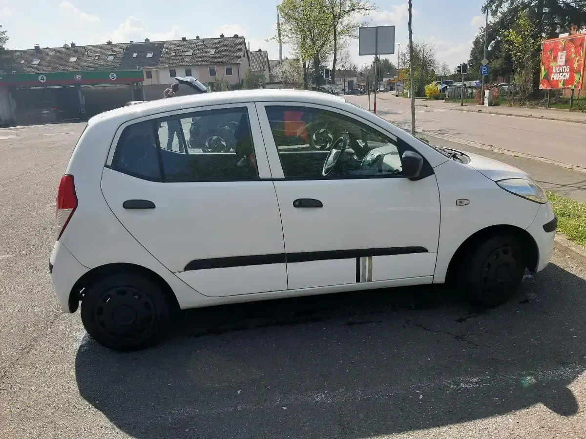 Gebraucht Hyundai i10 65 PS (47 kW) 2009 Weiß Kleinwagen