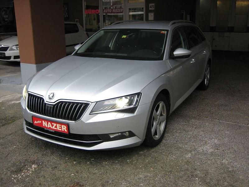 Gebraucht Skoda Superb Style 150 PS (110 kW) 2018 Brilliantsilber metallic Kombi
