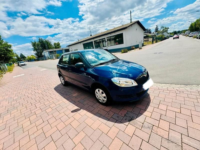 Blau Gebraucht 2012 Skoda Fabia Kleinwagen | 4.200 € (Guter Preis) - Bild 1/4