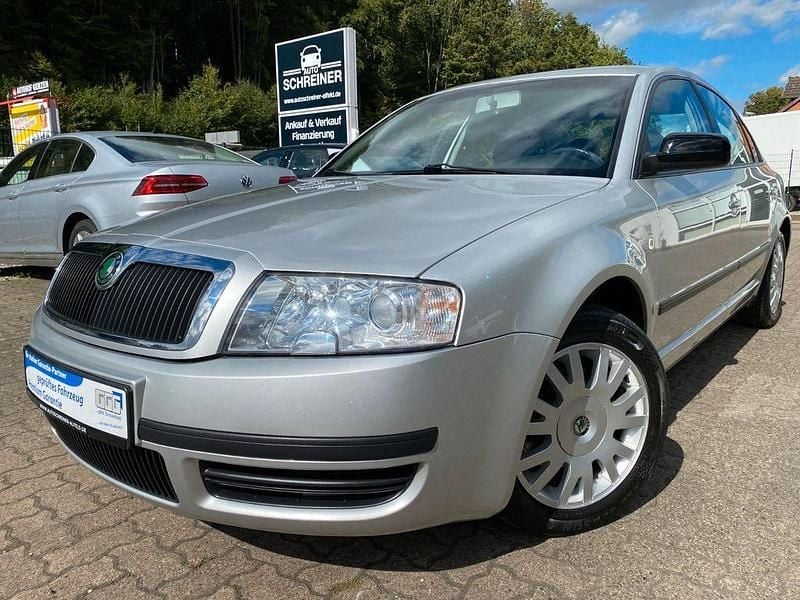 Diamantsilber met. Gebraucht 2005 Skoda Superb Classic Limousine | 3.950 € (Etwas zu teuer) - Bild 1/4