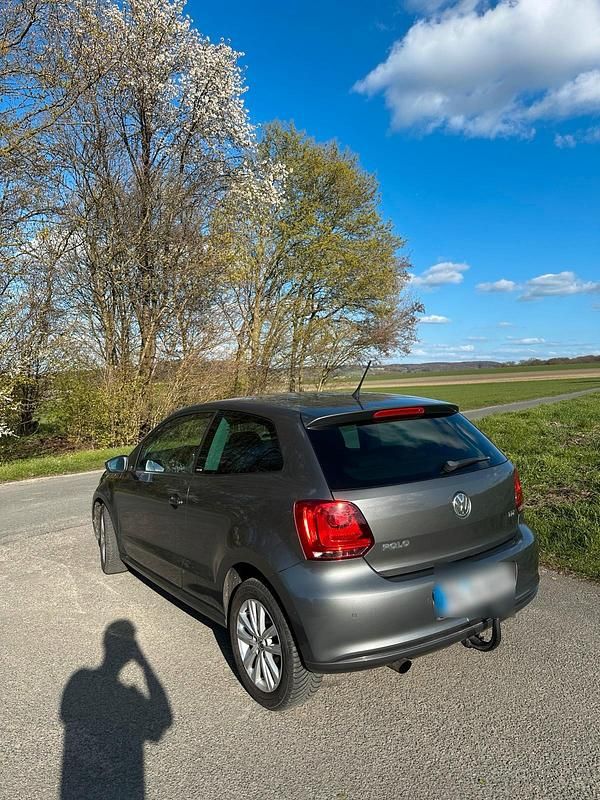 Gebraucht VW Polo Style 90 PS (66 kW) 2011 Grau Kleinwagen