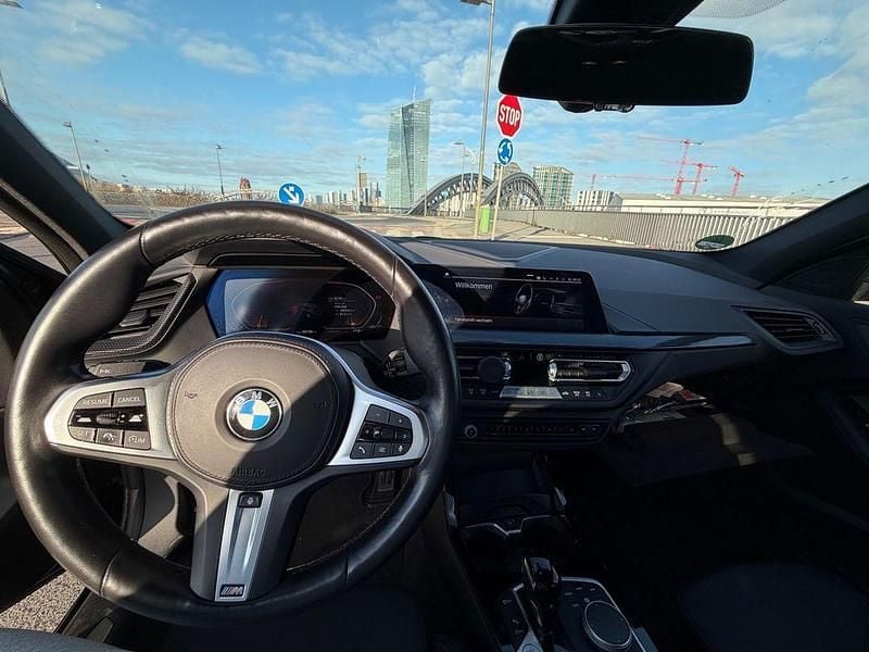 Gebraucht BMW 118 M Sport 136 PS (100 kW) 2023 Schwarz Kleinwagen