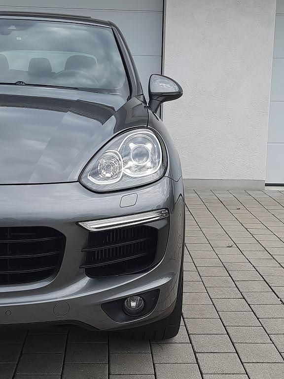 Meteorgraumetallic Gebraucht 2016 Porsche Cayenne S SUV | 57.999 € - Bild 1/4