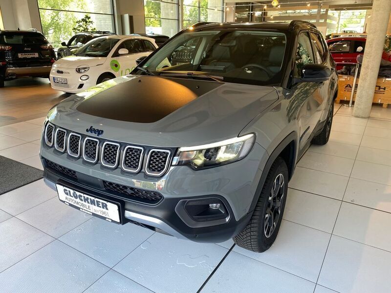 Gebraucht Jeep Compass 241 PS (177 kW) 2024 Grau SUV