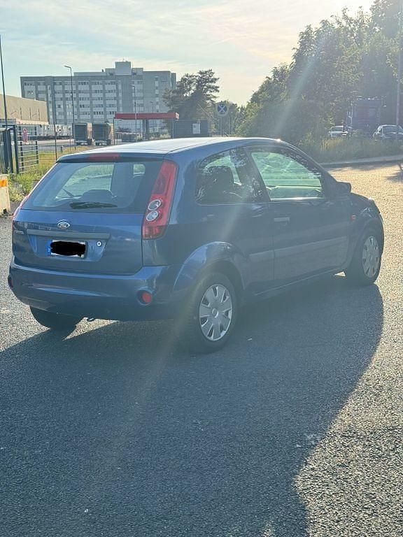 Gebraucht Ford Fiesta Fun X 69 PS (50 kW) 2007 Blau Kleinwagen