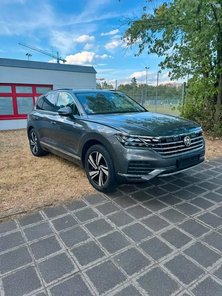 Gebraucht VW Touareg 286 PS (210 kW) 2019 Grau SUV