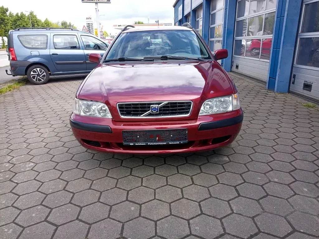 Gebraucht Volvo V40 Standard 122 PS (89 kW) 2003 Rot Kombi