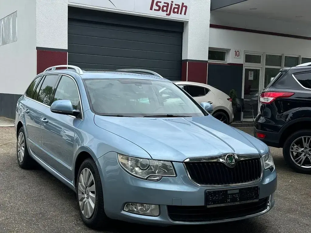 Gebraucht Skoda Superb Exclusive 170 PS (125 kW) 2013 Blau Limousine