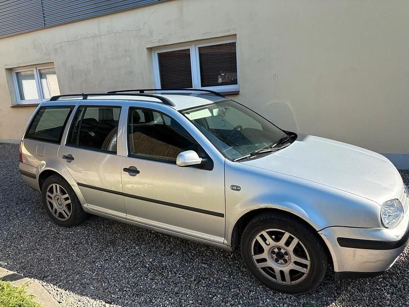 Grau Gebraucht 2002 VW Golf IV Kombi | 900 € (Superpreis) - Bild 1/4