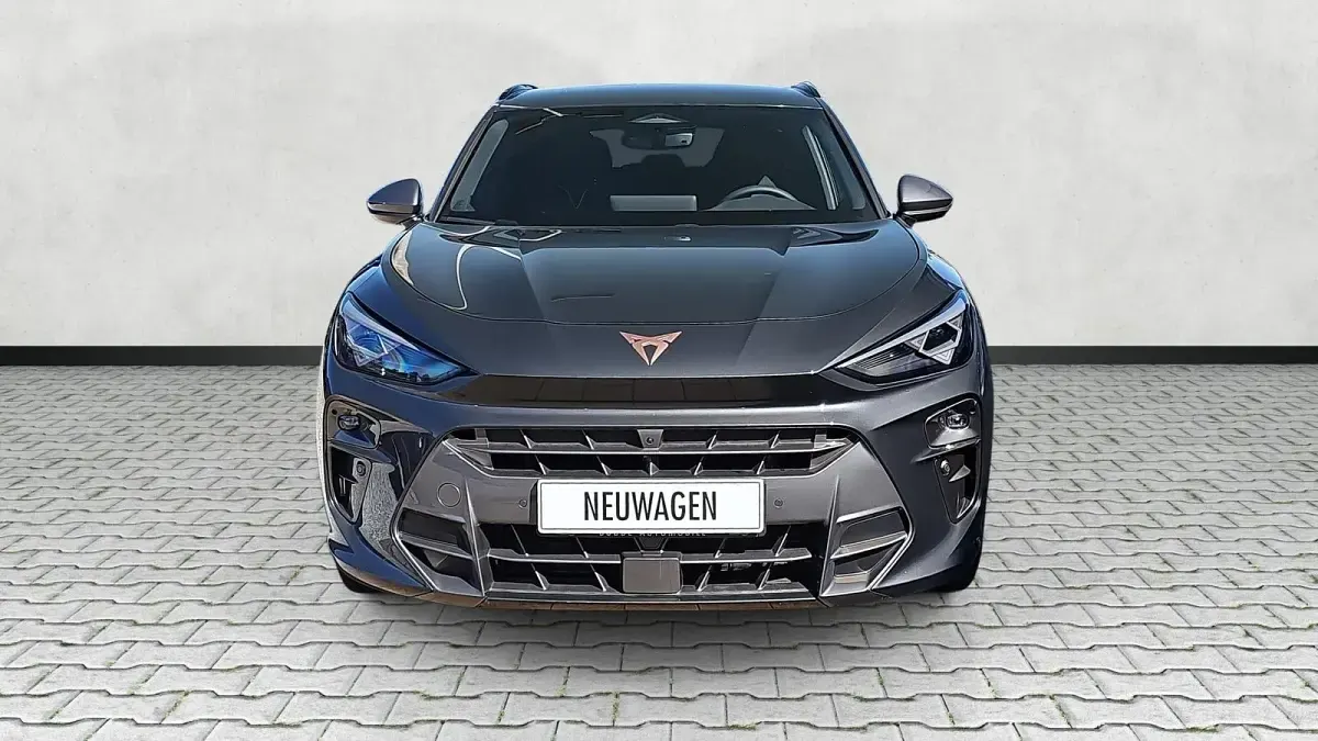 Neu Cupra Terramar 150 PS (110 kW) 2025 Timanfayagrau SUV