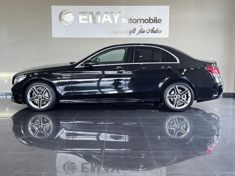 Schwarz Gebraucht 2019 Mercedes C200 AMG line Limousine | 27.698 € (Teuer) - Bild 1/4