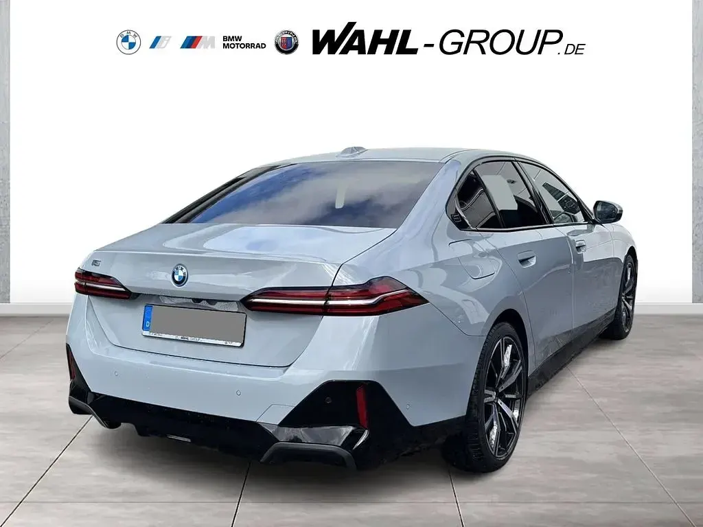 Gebraucht BMW i5 M Sport 250 kW (340 PS) 2026 M brooklyn grau Limousine