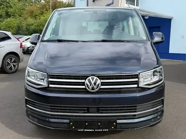 Używany VW Multivan Highline 199 KM (146 kW) 2020 Niebieski Minivan