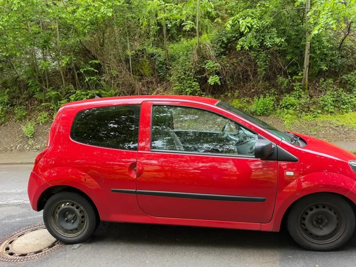 Gebraucht Renault Twingo 75 PS (55 kW) 2011 Rot Kleinwagen