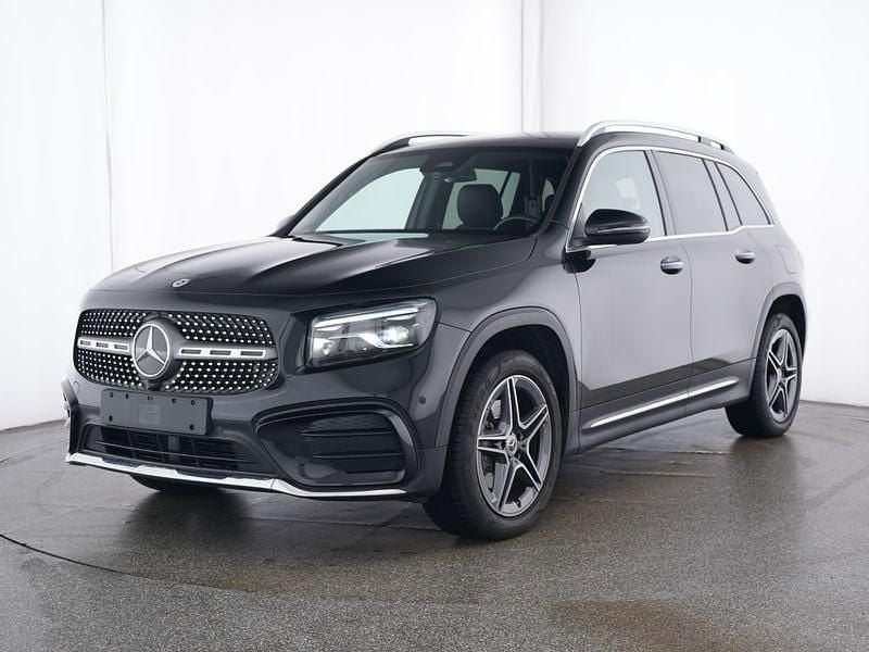 Metalliclack kosmosschwarz Gebraucht 2024 Mercedes GLB180 AMG SUV | 42.810 € (Etwas zu teuer) - Bild 1/4