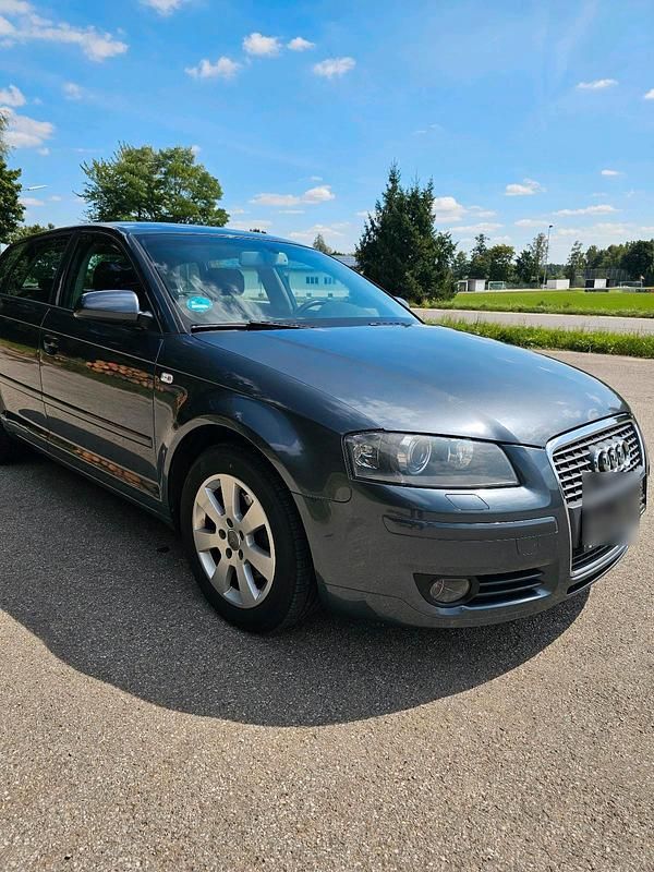 Grau Gebraucht 2007 Audi A3 Sportback Ambition Limousine | 3.490 € (Fairer Preis) - Bild 1/4