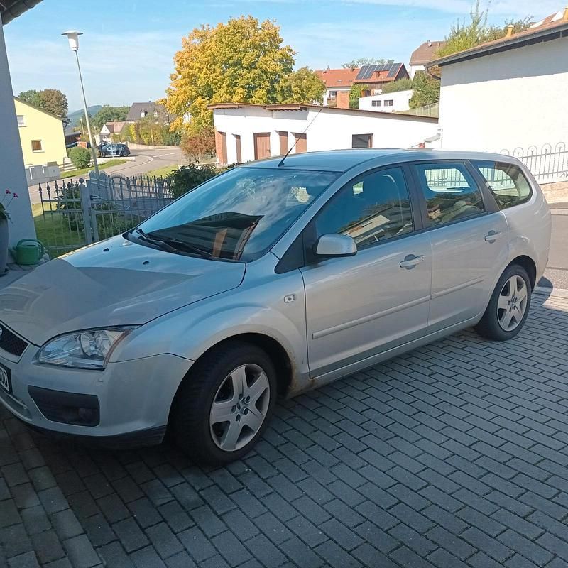 Silber Gebraucht 2007 Ford Focus Kombi | 1.100 € (Superpreis) - Bild 1/2