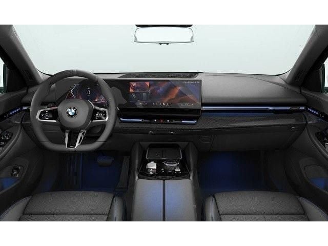 Gebraucht BMW 520 Performance 197 PS (144 kW) 2025 Alpinweiß uni Kombi