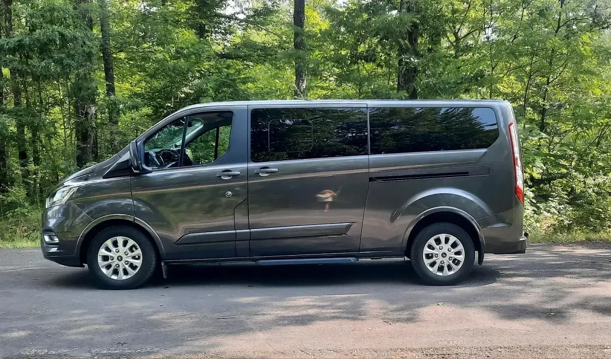 Gebraucht Ford Tourneo Custom Titanium 185 PS (136 kW) 2020 Grau Van