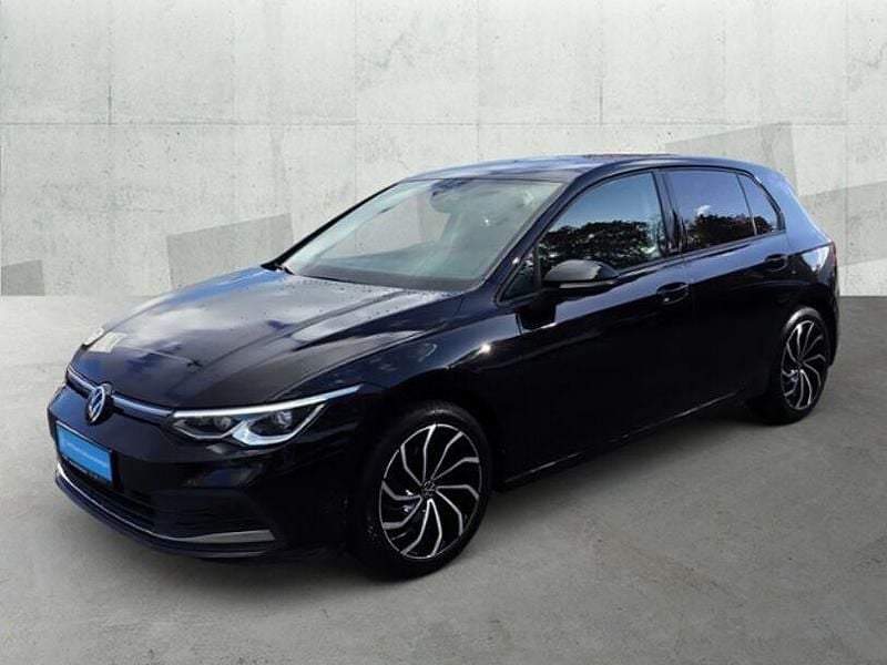 Gebraucht VW Golf VIII Active 150 PS (110 kW) 2022 Deep black perleffekt Limousine