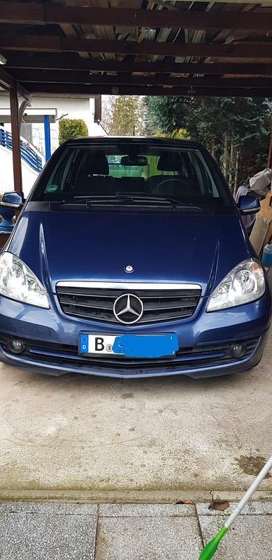 Blau Gebraucht 2011 Mercedes A160 Limousine | 3.490 € (Fairer Preis) - Bild 1/4