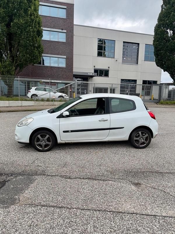 Gebraucht Renault Clio II Expression 75 PS (55 kW) 2011 Weiß Kleinwagen