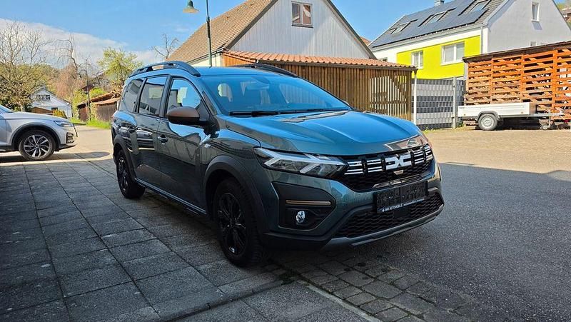 Gebraucht Dacia Jogger Extreme 110 PS (80 kW) 2024 Grün Van / Kleinbus