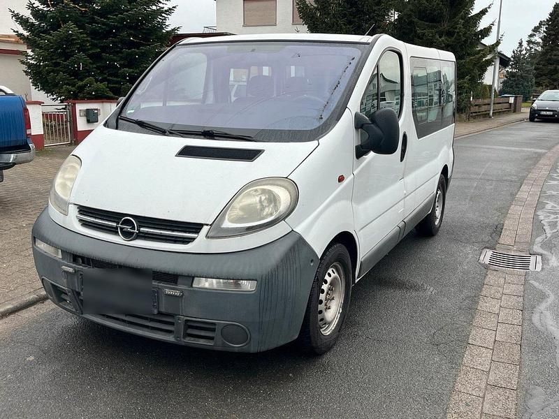 Gebraucht Opel Vivaro 99 PS (72 kW) 2006 Weiß Van / Kleinbus