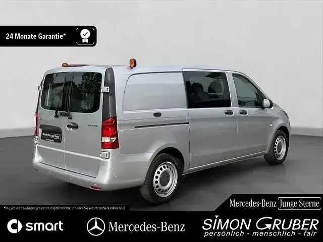 Gebraucht Mercedes Vito 136 PS (100 kW) 2022 Silber Van