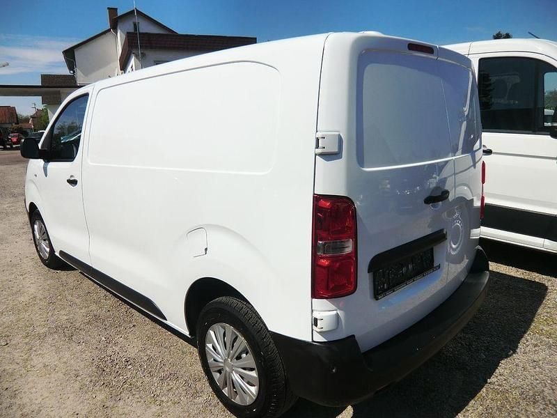 Second-hand Citroën Jumpy 144 CP (105 kW) 2021 Alb Monovolum