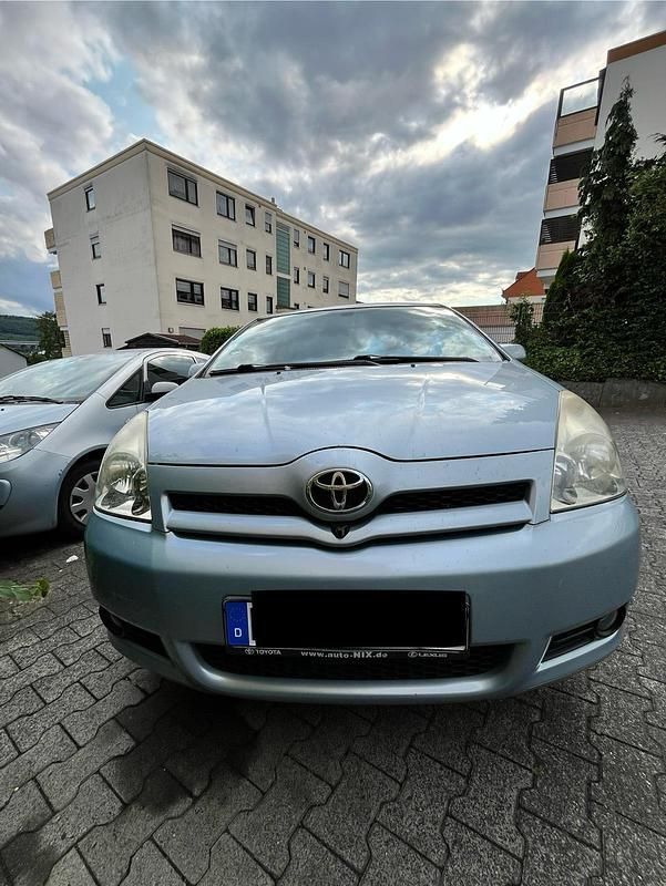 Blau Gebraucht 2004 Toyota Corolla Verso Van / Kleinbus | 4.000 € (Fairer Preis) - Bild 1/4