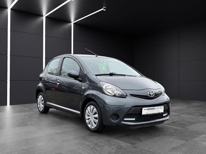 Gebraucht Toyota Aygo Cool 68 PS (50 kW) 2012 Grau Kleinwagen
