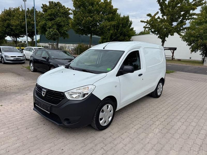 Weiß Gebraucht 2017 Dacia Dokker Express Essentiel Van | 6.800 € (Fairer Preis) - Bild 1/4
