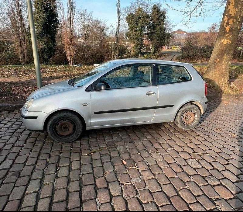 Gebraucht VW Polo 64 PS (47 kW) 2004 Silber Kleinwagen