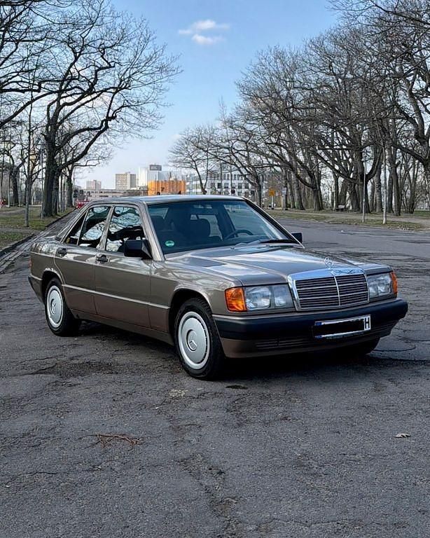 Gebraucht Mercedes 190 118 PS (86 kW) 1990 Braun Limousine