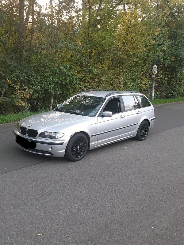 Silber Gebraucht 2003 BMW 320 Kombi | 950 € (Superpreis) - Bild 1/4