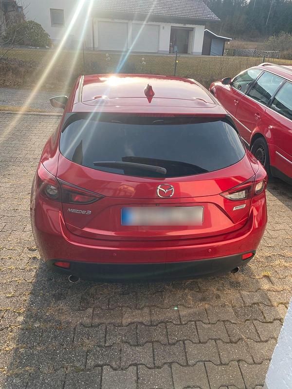 Gebraucht Mazda 3 150 PS (110 kW) 2015 Rot Kleinwagen