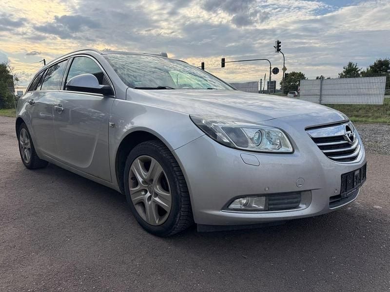 Silber Gebraucht 2010 Opel Insignia Sport Kombi | 2.999 € (Superpreis) - Bild 1/4