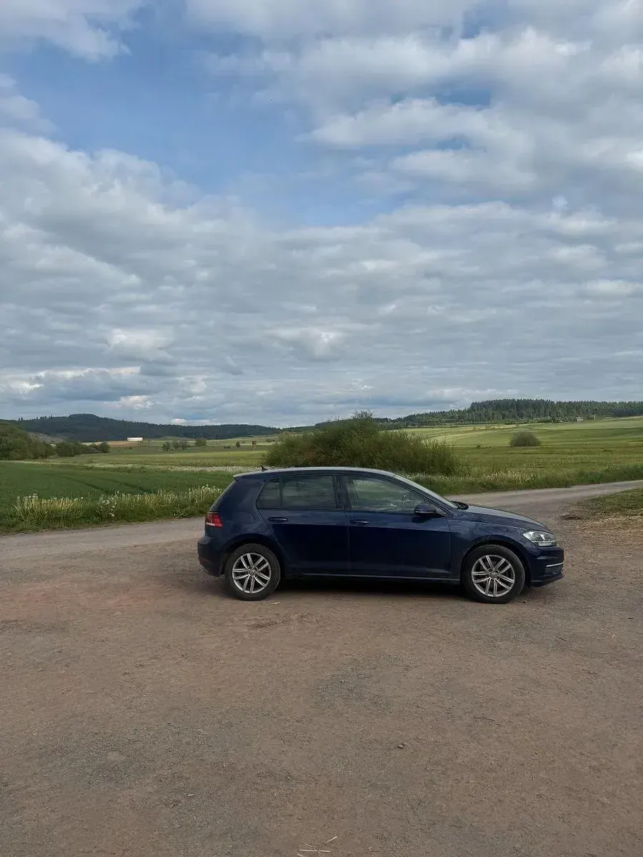 Gebraucht VW Golf VII Comfortline 116 PS (85 kW) 2017 Blau Limousine