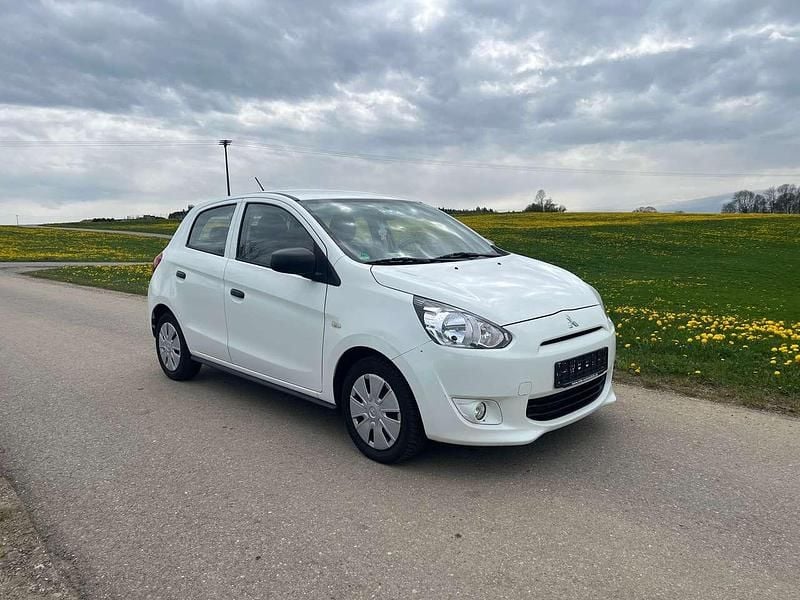 Islandweiss (s) Gebraucht 2016 Mitsubishi Space Star Diamant Edition Kleinwagen | 4.700 € (Etwas zu teuer) - Bild 1/4