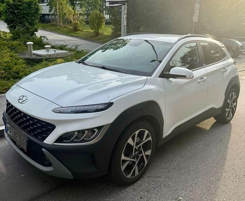 Weiß Gebraucht 2021 Hyundai Kona Intro Edition SUV | 15.800 € (Fairer Preis) - Bild 1/4