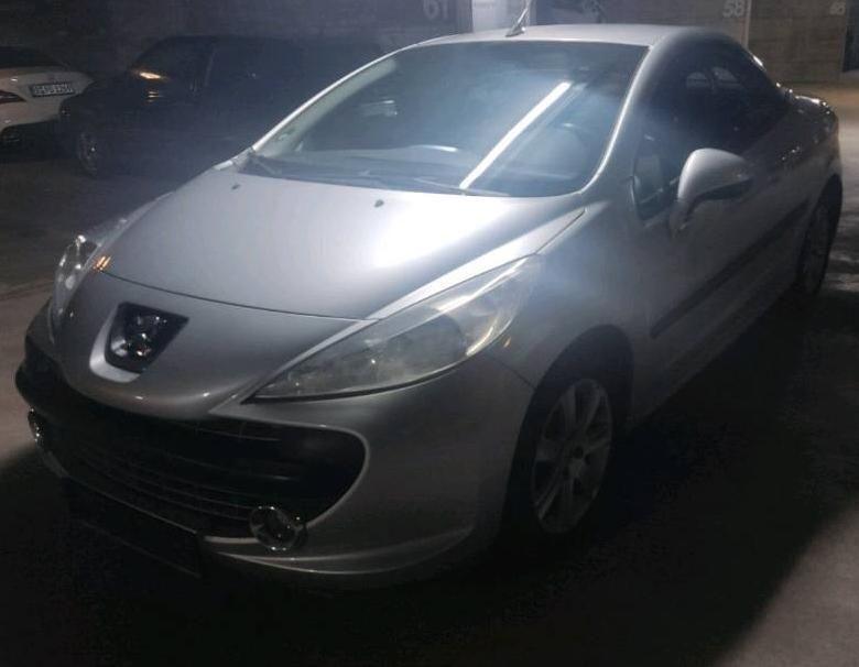 Silber Gebraucht 2007 Peugeot 207 CC Cabrio | 1.760 € (Superpreis) - Bild 1/4