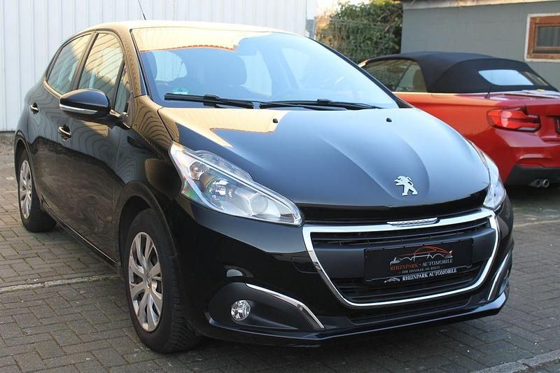 Second-hand Peugeot 208 Active 82 CP (60 kW) 2017 Negru Hatchback