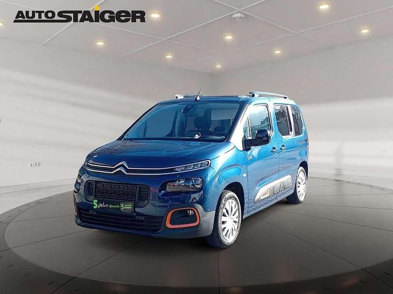 Gebraucht Citroën Berlingo Shine 131 PS (96 kW) 2021 Lackierung nachtblau/typ auss Van / Kleinbus