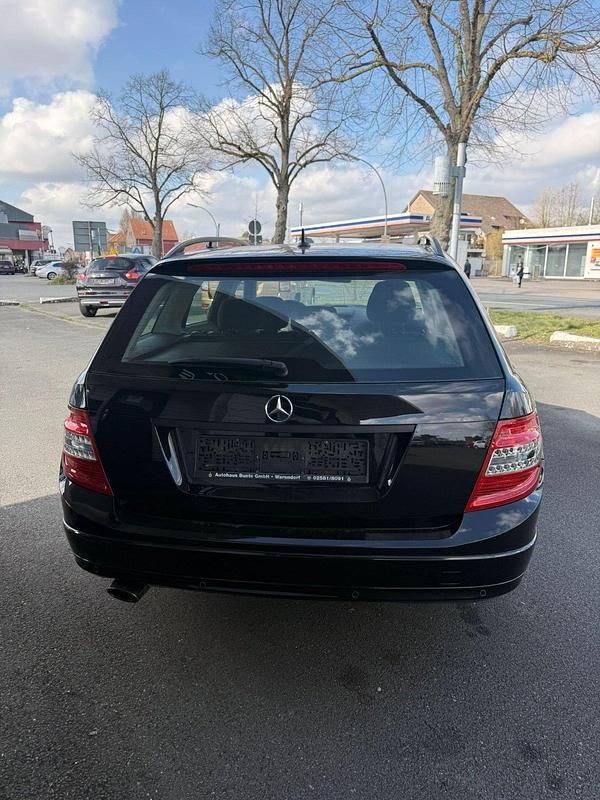 Gebraucht Mercedes C220 170 PS (125 kW) 2009 Schwarz Kombi